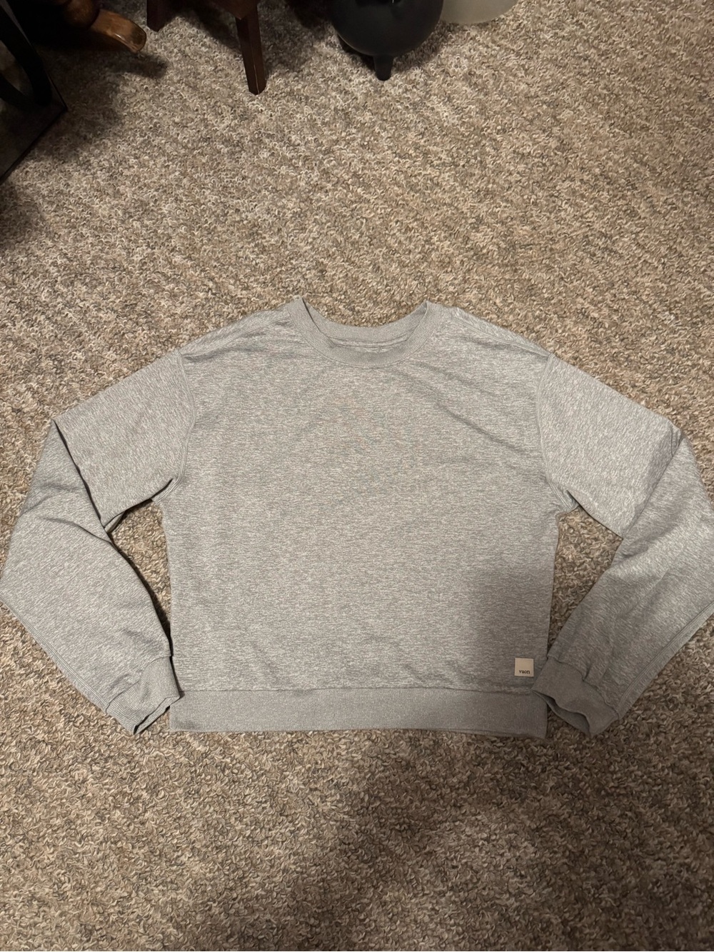 Vuori Women’s Halo Modern Crew size xs in pale heather grey